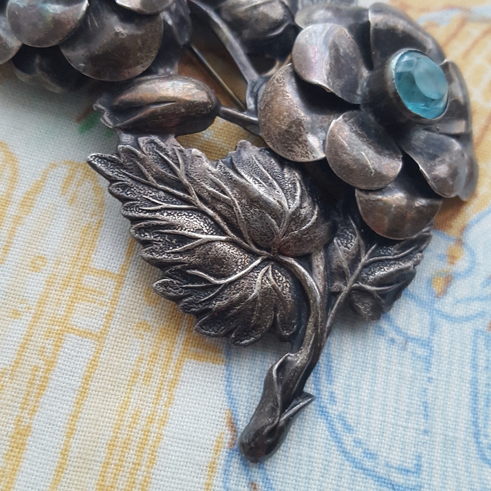 🌙Huge Sterling Blue Rhinestone Flower Brooch - Picture 10 of 15
